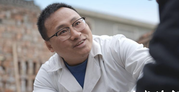 “铁脚板”兽医刘凯：行走800公里村道照亮养殖户希望之光(图3)