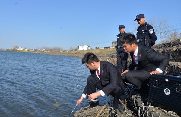 河南信阳：司法警察为检察办案提供坚实警务保障(图2)