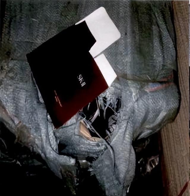 “脸都烂了”“白菜价”的“假大牌”生产基地在养猪场里！(图2)