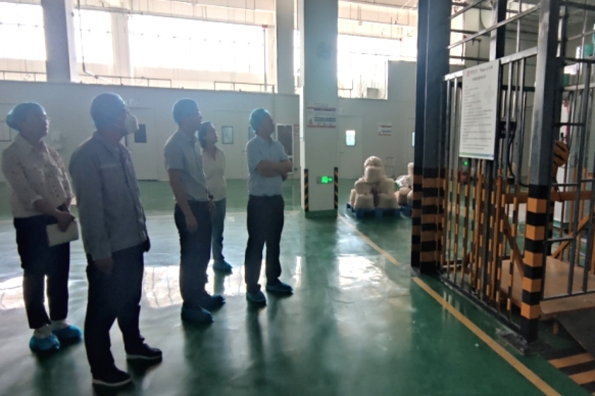 深入企业指导生产！漯河市畜牧局迎接食博会确保大局稳定安全(图2)