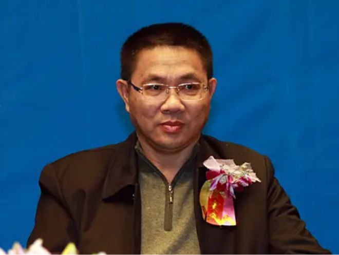 ag凯发回顾广东小伙考上北大全村人为他凑路费38年后每户获赠别墅