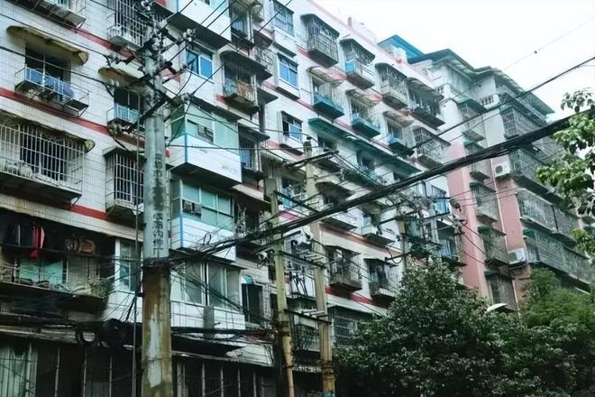 ag凯发回顾广东小伙考上北大全村人为他凑路费38年后每户获赠别墅(图6)