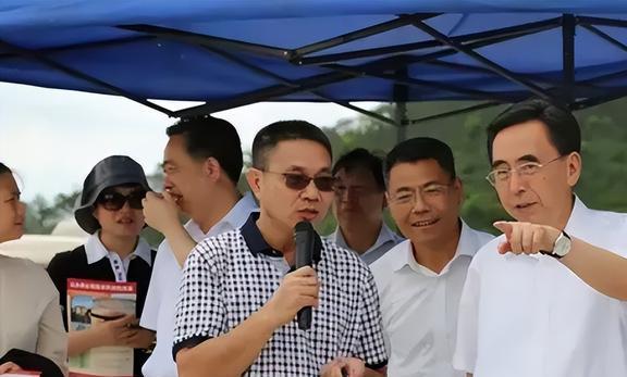 1980年农村娃考上北大全村凑路费38年后每户获赠一栋别墅(图8)