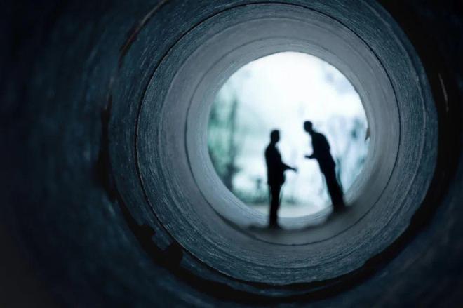 “脸都烂了”！直播间日销两百单的“SK-II”“兰蔻”“香奈儿”竟产自养猪场(图2)