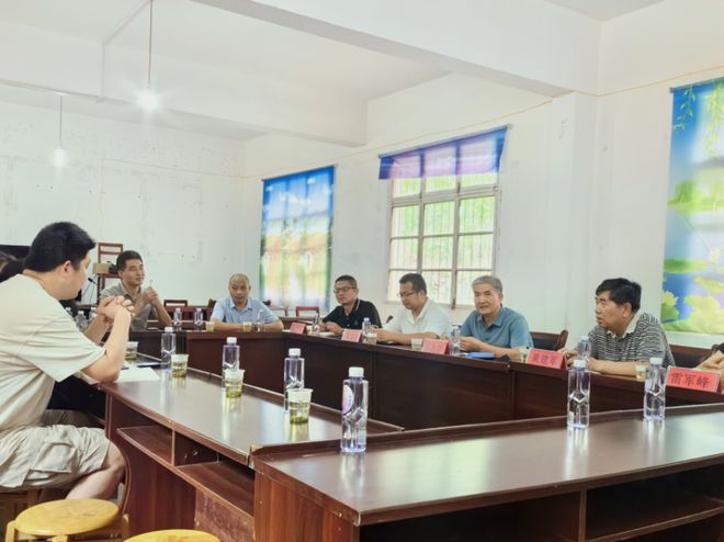 乡村振兴省畜牧业协会组织行业专家赴白河县冷水镇指导林下养鸡产业发展(图3)