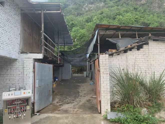 直播间的“大牌化妆品”竟产自养猪场！网友：一个敢卖一个敢买(图2)