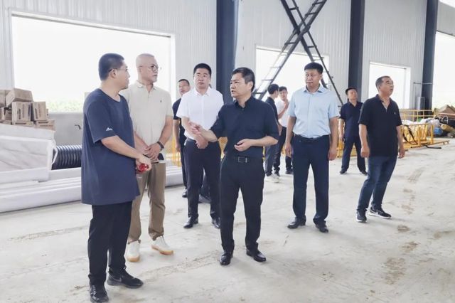 凯发旗舰厅徐海龙调研畜禽粪污资源化利用项目建设情况(图2)