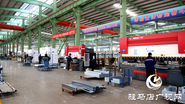 一套“鸡笼”卖出49亿美元河南西平畜牧装备“出圈”