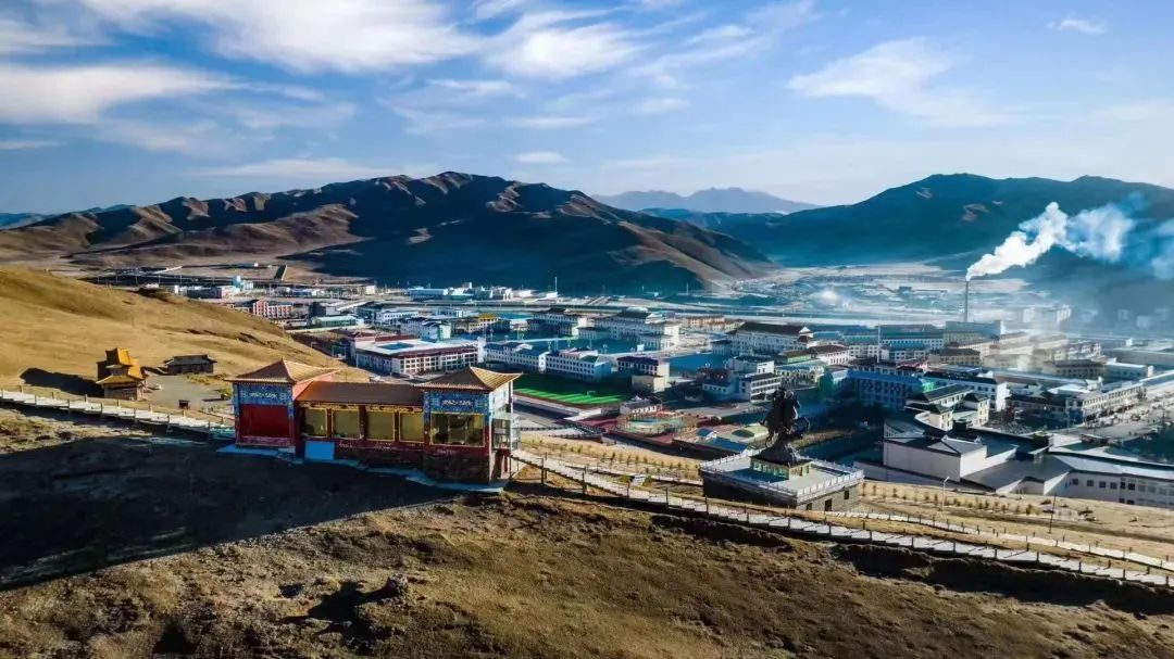 带着爱心和拼劲这些长宁人奋战在千里之外的云海高原……