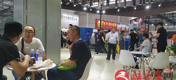 西平县知名畜牧机械制造企业璀璨亮相第十七届中国畜牧业博览会