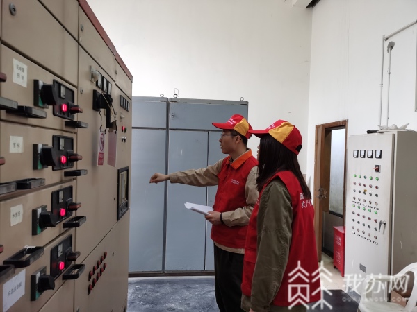 镇江丹徒：养猪场恒温恒氧自动喂食电气化养殖助力乡村振兴(图3)