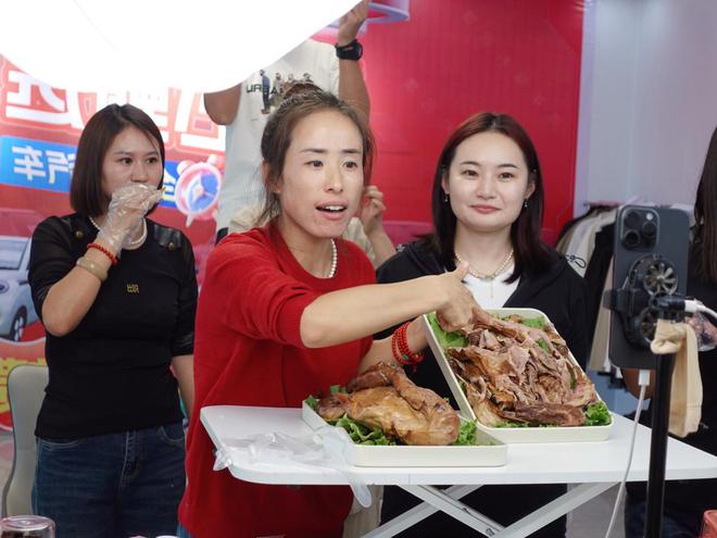 150万粉单场直播带货超1148万！快手腰部三农达人“明明姐”再创电商奇迹(图7)