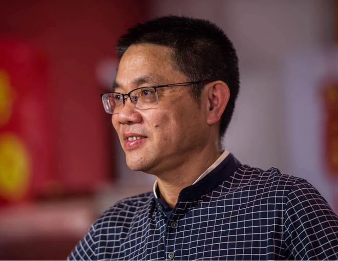 凯发国际广东农村娃考上北大全村为其凑路费38年后每家获赠一栋别墅(图4)