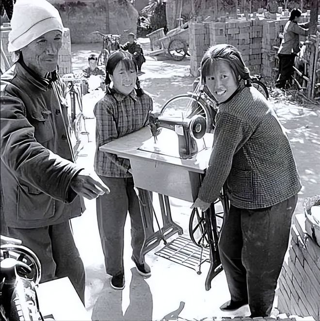 凯发国际广东农村娃考上北大全村为其凑路费38年后每家获赠一栋别墅(图6)