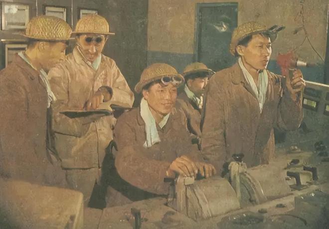 凯发国际广东农村娃考上北大全村为其凑路费38年后每家获赠一栋别墅(图14)