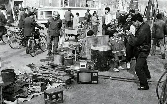 凯发国际广东农村娃考上北大全村为其凑路费38年后每家获赠一栋别墅(图15)