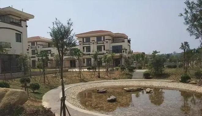 凯发国际广东农村娃考上北大全村为其凑路费38年后每家获赠一栋别墅(图18)