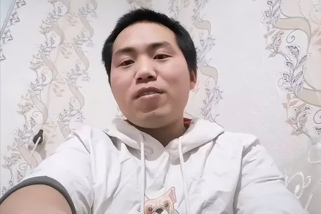 河北小伙跑俄罗斯养猪8年时间成“养猪大王”娶00后大俄美女(图12)