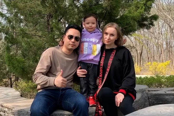 河北小伙跑俄罗斯养猪8年时间成“养猪大王”娶00后大俄美女(图19)