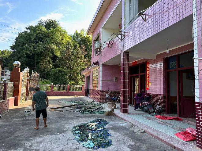 养猪场怎会发生烟花爆炸？原因竟是非法生产→(图1)