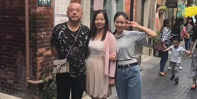 上海空姐辞职回家养猪父亲被气到离家出走养猪场如今怎样了？(图5)