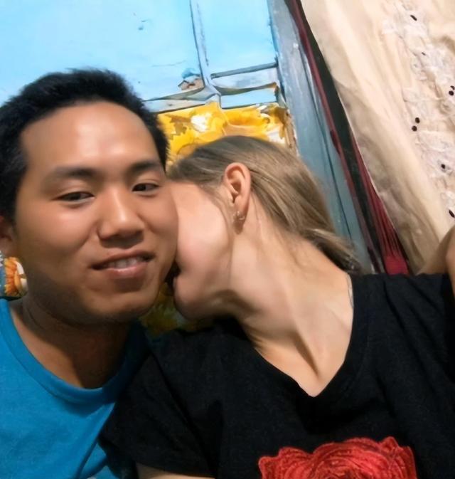 18年河北小伙离婚赴俄养猪如今娶20岁俄罗斯美女凯发旗舰厅成人生赢家(图10)