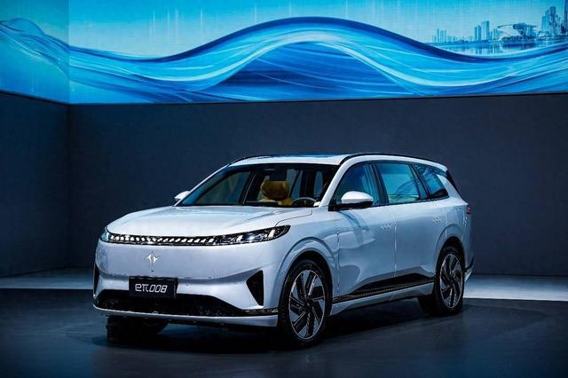 同步推出纯电、增程两种车型eπ008能否成为新能源大五座SUV的新选择？