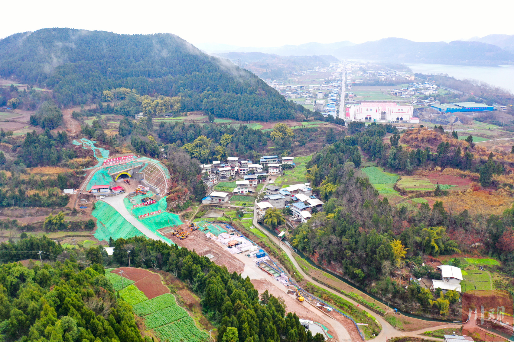全力以赴抢工期绵遂内铁路重要节点工程团结隧道冲刺明年3月贯通丨决战收官年冲刺一季