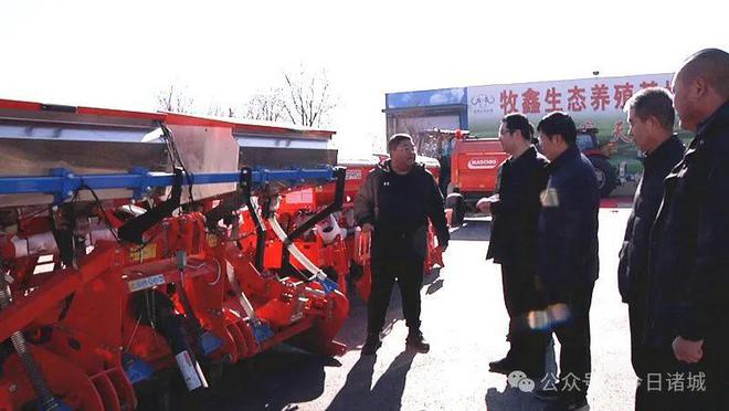 肉牛养殖、草莓采摘这家农机专业合作社有凯发旗舰厅想法！(图2)