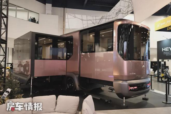 国内设计师动动脑子吧！老外的纯电房车都成这样了内部有37平米(图5)