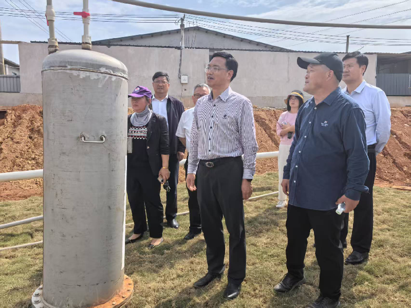 ag凯发省农业农村厅调研咸宁市畜牧产业发展情况