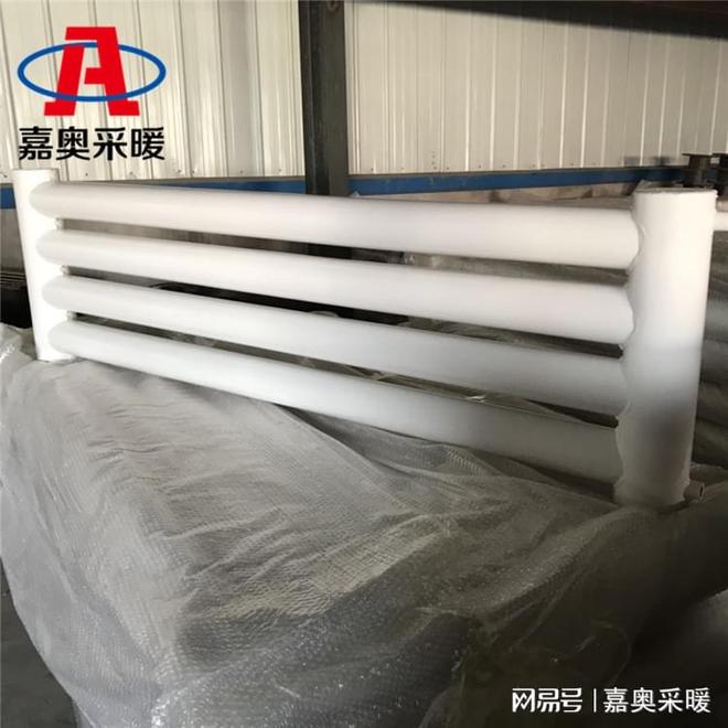 畜牧养殖用三排光排管散热器