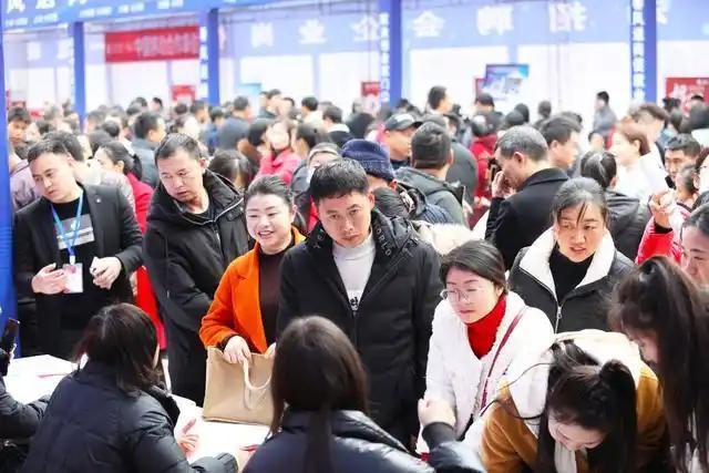 ag凯发经济学家王德培：中国老百姓是不容易的已进入急剧大洗牌阶段！(图22)