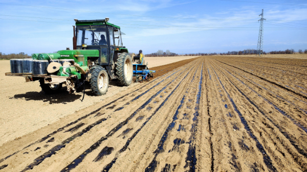 农机导航市场竞争激烈以农业视角解析知名农机导ag凯发航品牌定价逻辑