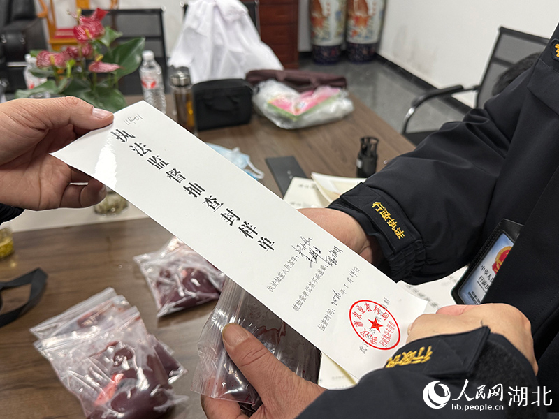 新春走基层｜守护年味放心肉严把生猪体检关(图4)