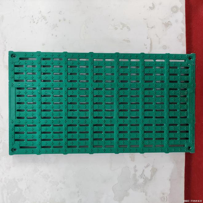 水泥漏粪板厂家实力盘点：规模化养殖场景下的选型指南(图2)